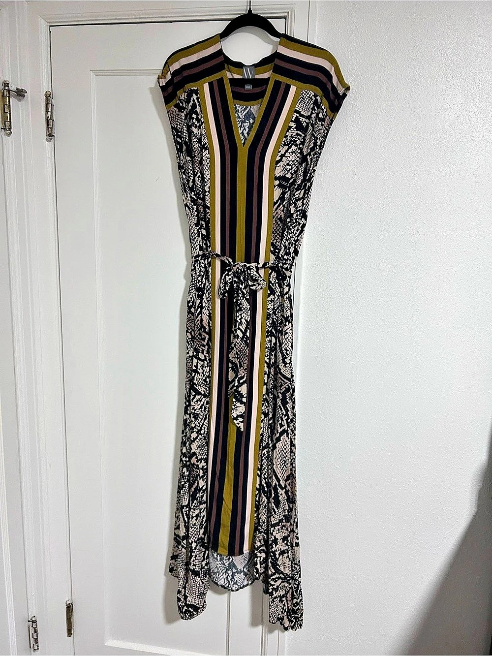W Maxi Dress V-Neck in Black & Olive Like New